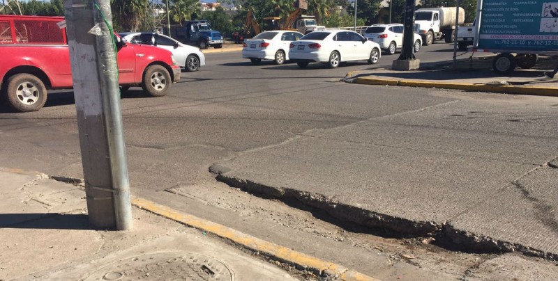 Zanja provoca problemas mecánicos en Agricultores y Sanalona