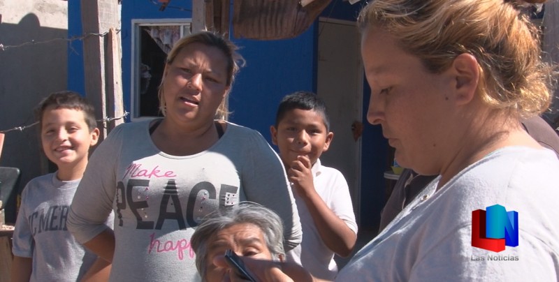 Les prometen 10 mil pesos por sus credenciales... ¡y huyen!