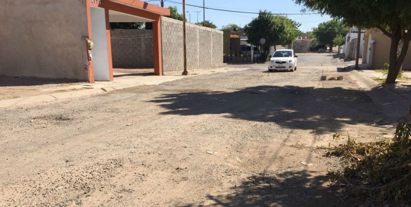 En malas condiciones, calles en Rincón Real