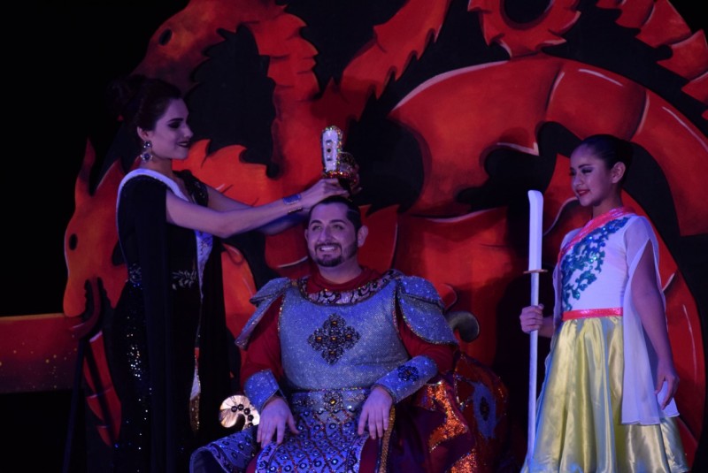 Alebrijes y dragones despiertan con la coronación de Jorge III