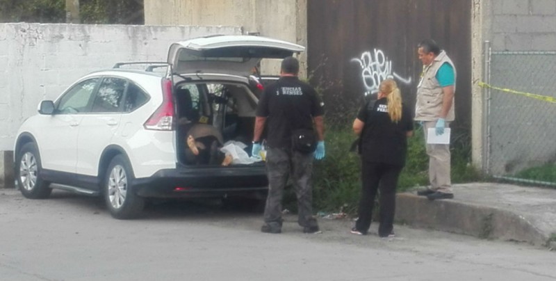 Joven secuestra y mata a sus padres