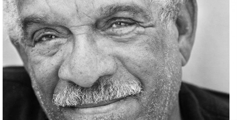 Muere ganador de Premio Nobel de Literatura; Derek Walcott