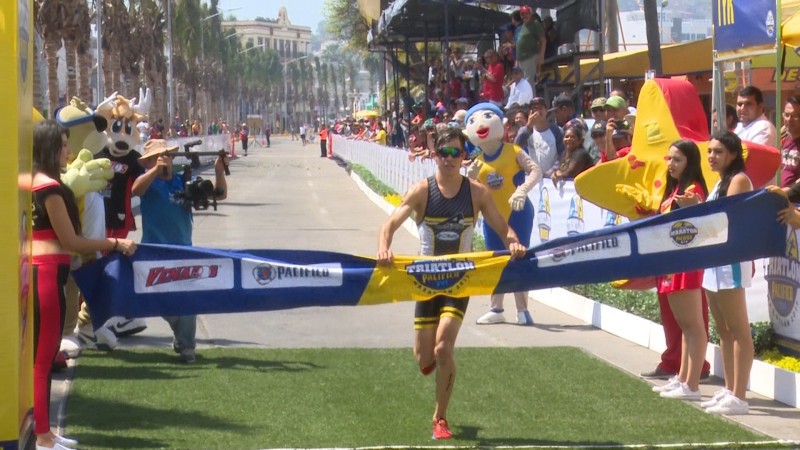 Jalisco domina el Gran Triatlón Pacifico