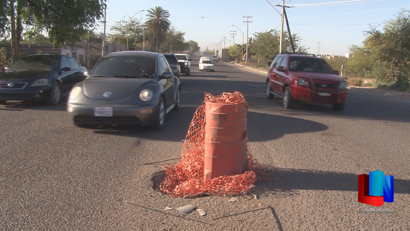 Se hunde el pavimento en conocida calle