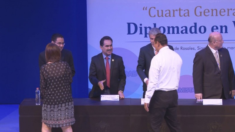 Se gradúan universitarios del diplomado en valores