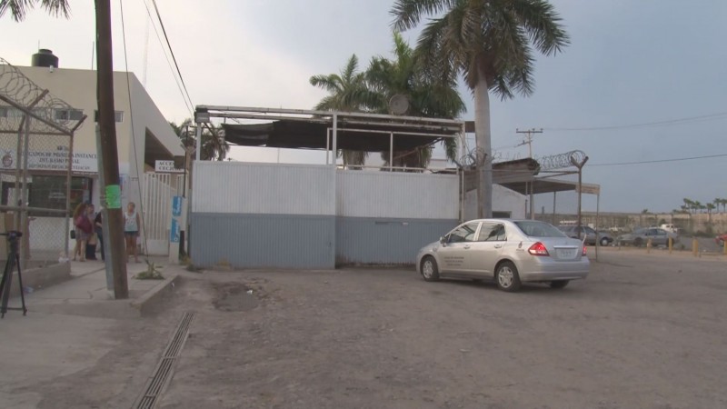 Han intentado meter celulares en bolsa de frituras y droga en empanadas en algunos penales de Sinaloa
