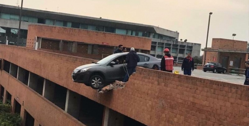 #Viral accidente automovilístico en la Universidad Iberoamericana