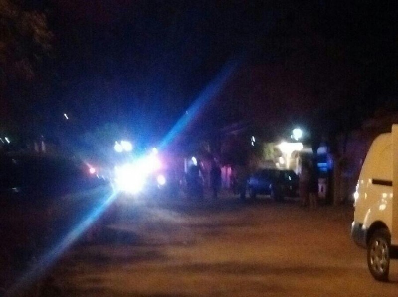 Pareja resulta herida tras ataque a balazos