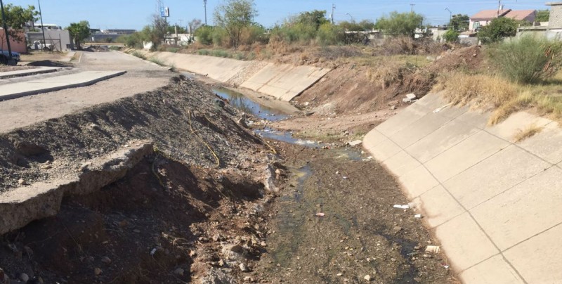 Con el concreto dañado se encuentra arroyo por Villa Bonita y Prados del Sur