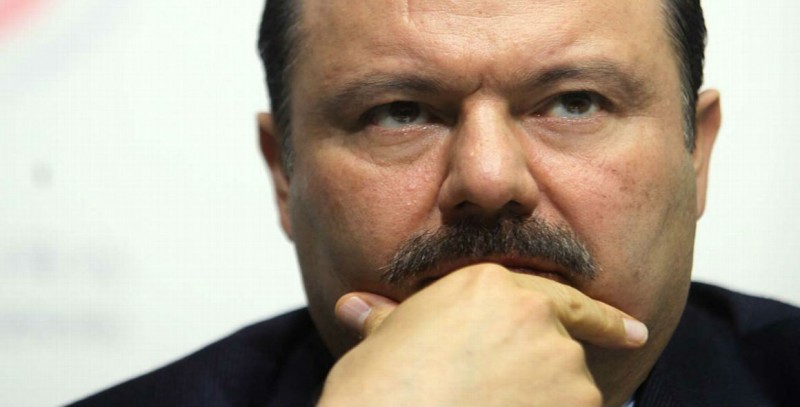 Pide Cesar Duarte residencia a EU