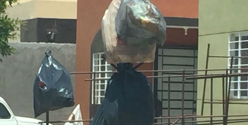 Con mucha basura en Prados del Sur