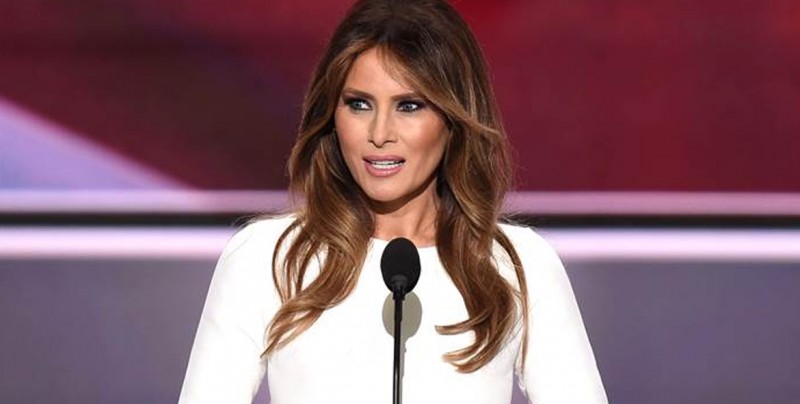 #VIDEO La doble de Melania Trump la imita por 3000 DLLS