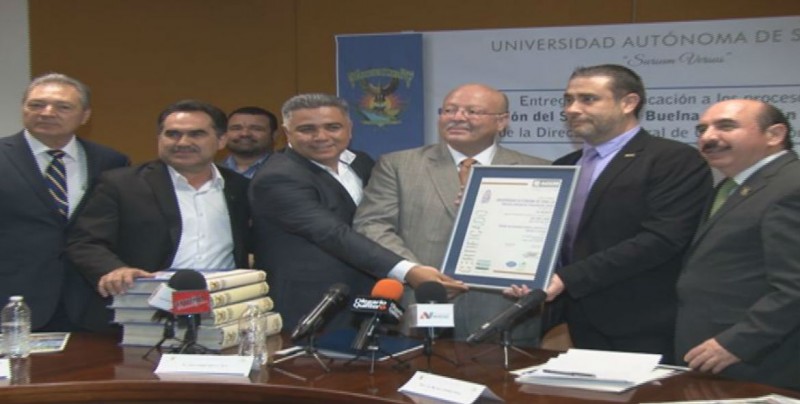 Recibe la Dirección de Comunicación Social de la U.A.S. certificación