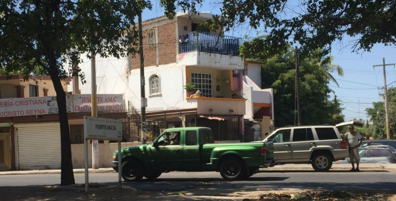 Retiran basura por Boulevard Enrique Félix Castro