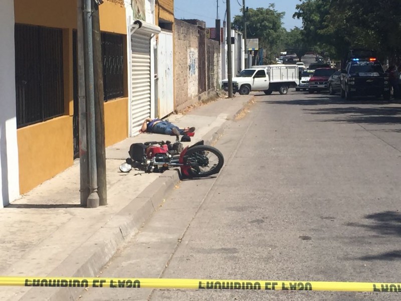 Ejecutan con cuerno de chivo a motociclista en la Guadalupe Victoria