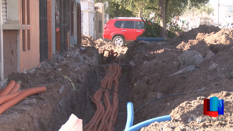 Colocan tubería para cableado eléctrico y telefónico