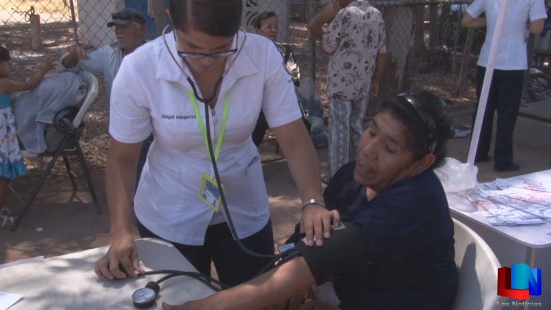 Llevan enfermeras feria de la salud