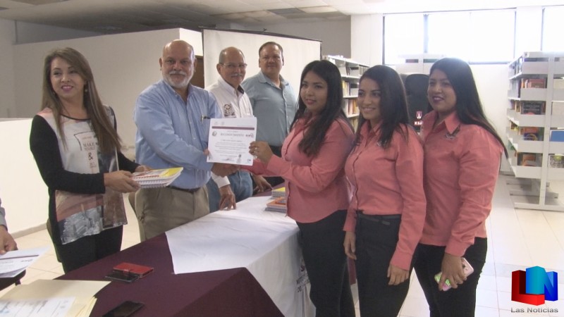 Entregan premios  a estudiantes de ITVY