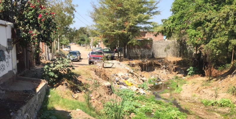 En espera de limpieza el arroyo en la López Mateos