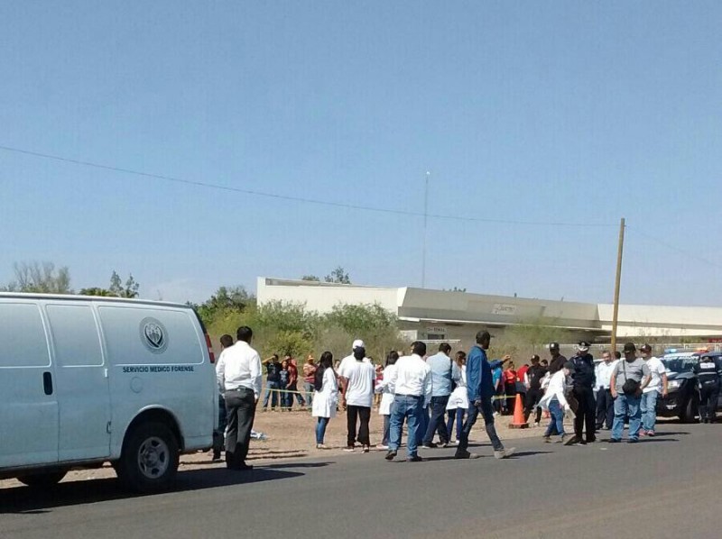 Grúa atropella a motociclista y muere