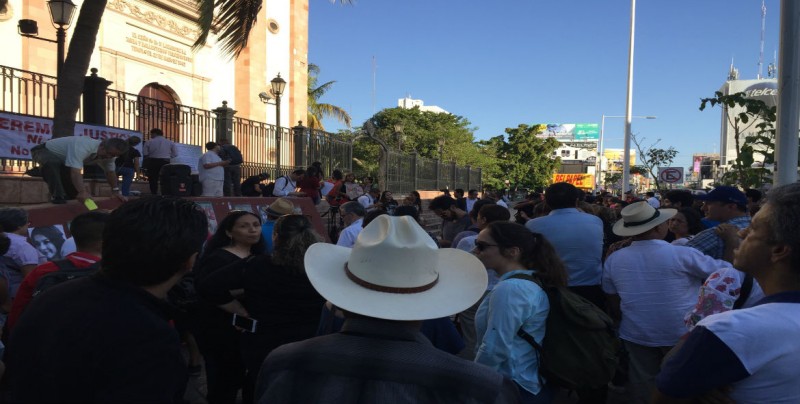 De nuevo se concentran para exigir justicia por homicidio de Javier Valdez