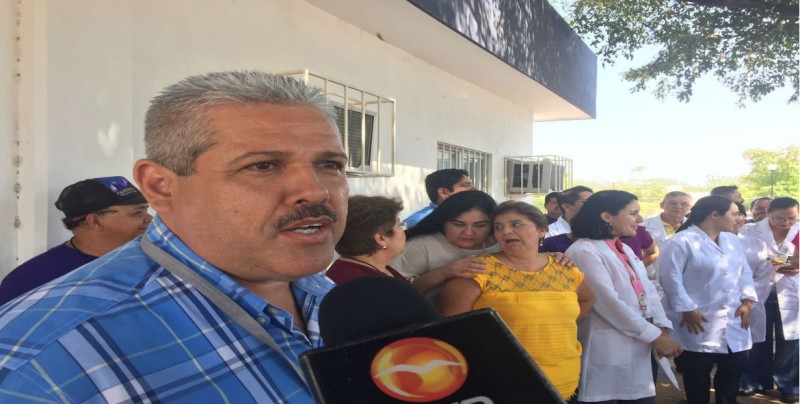Trabajan bajo protesta, empleados del Laboratorio Estatal de Salud
