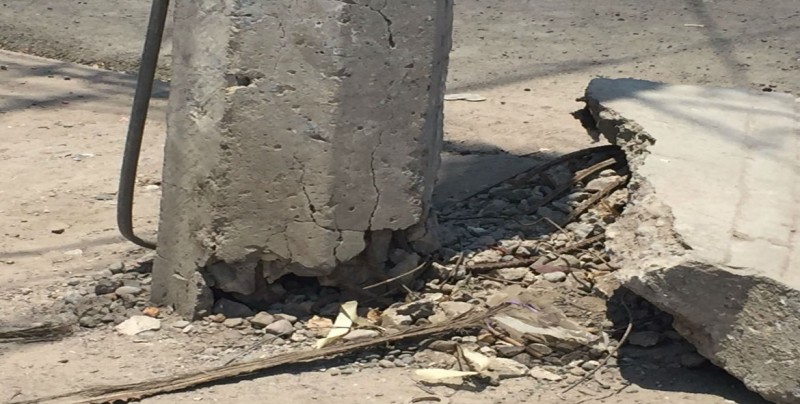 Poste peligroso por la colonia Pemex