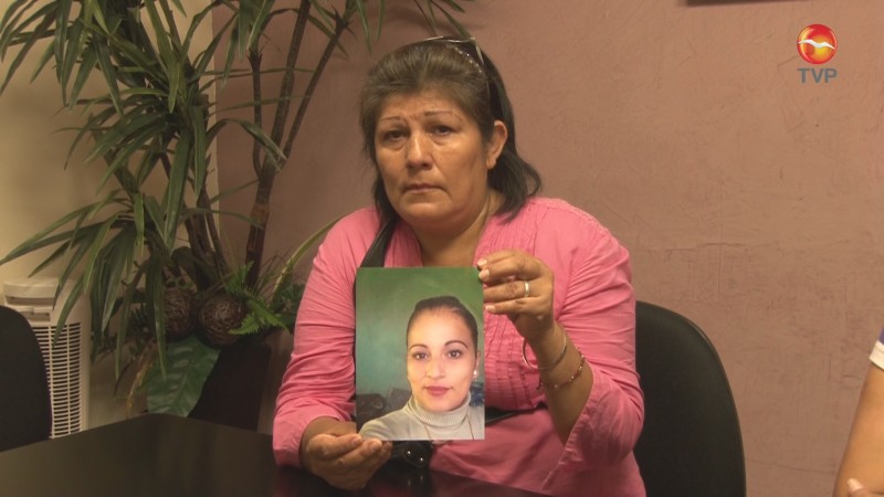 En busca de su hija desaparecida