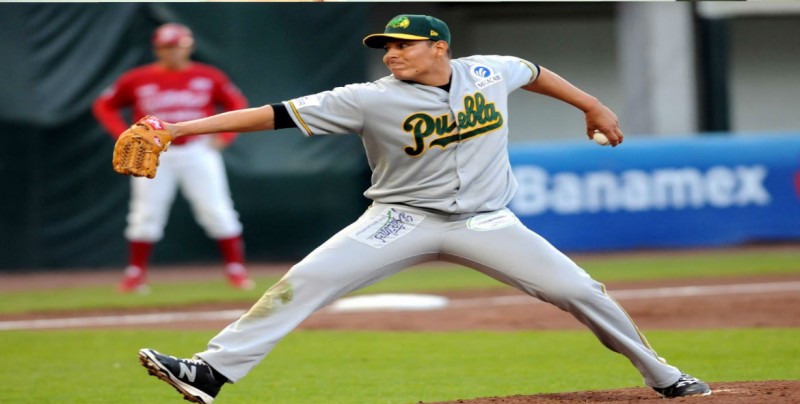 Tomateros incorpora a tres jugadores  de primera firma de cara al draft