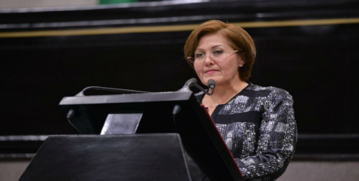 Eva Cadena se queda sin fuero; Congreso avala dictamen