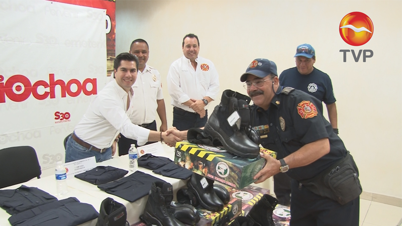 Entrega Diputado uniformes y calzado