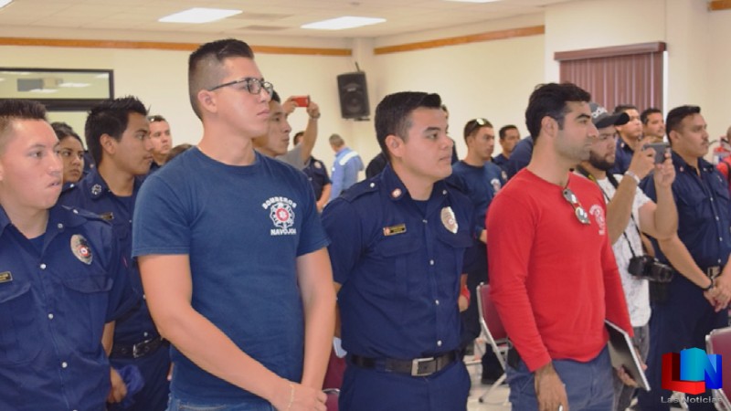 Constante capacitación a Bomberos
