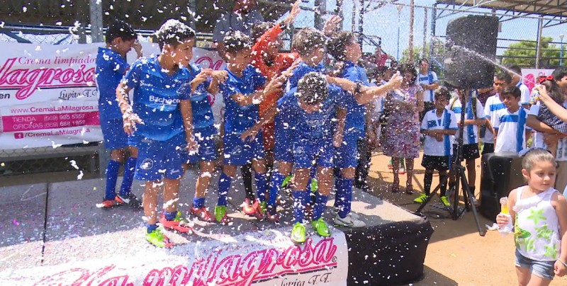 Terminó torneo de futbol infantil.