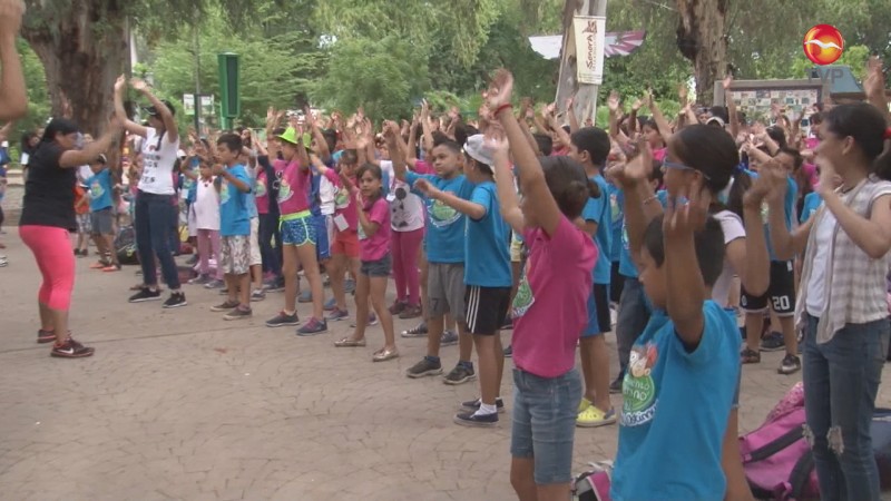 Disfrutan Campamento de Verano