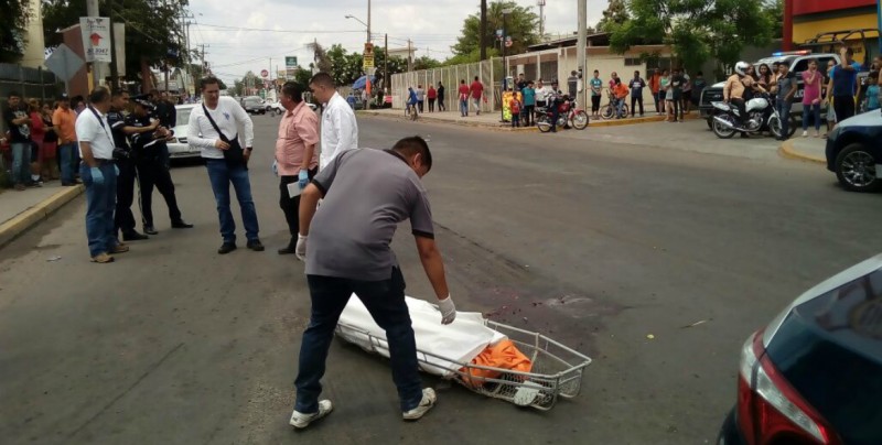 Mujer es asesinada por su pareja con una "gondola"