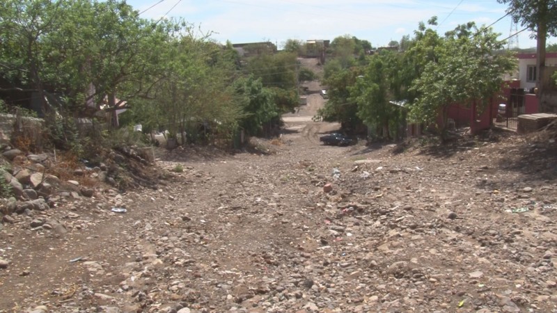 Piden rehabilitación de calles en colonia Buena Vista