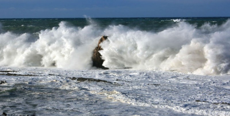 Alerta en Oaxaca por olas altas debido a mar de fondo