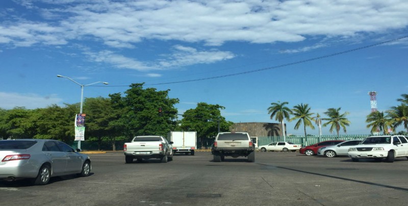 Semáforos desprogramados por Insurgentes y Aguilar Barraza
