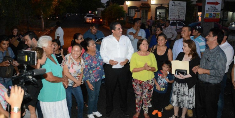 Dan banderazo de inicio de rehabilitación  de un Parque