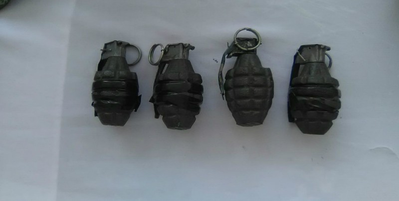 Donan ciudadanos 88 armas, se recogieron granadas