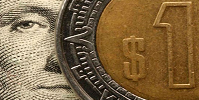 Peso mexicano gana; mercado aguarda la renegociación del TLCAN