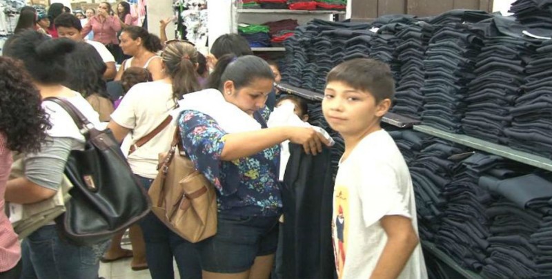 Aclaran que no hubo imposición de uniforme en primaria Ángel Flores