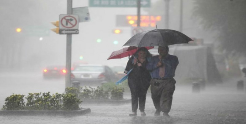 Onda tropical 26 provoca lluvias en la mayor parte del país