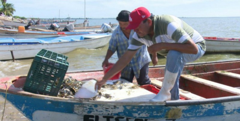 Amenazan ribereños con tomar CONAPESCA