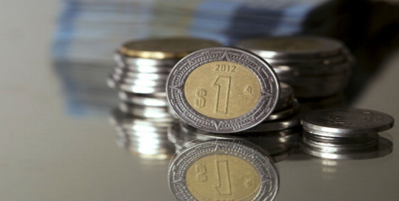 Peso mexicano pierde; Trump sigue con amenazas de retirarse del TLCAN