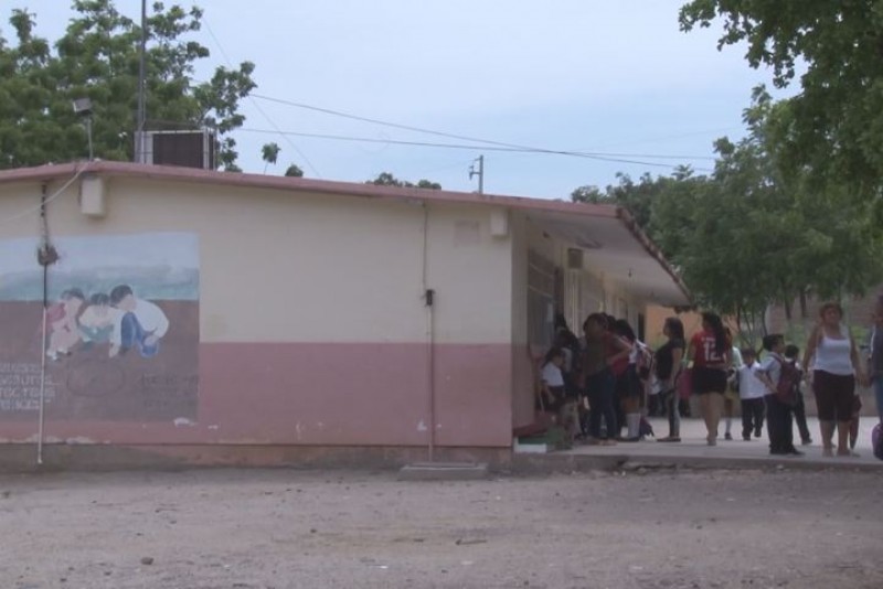 Primaria Felipe Angeles sin A/A en 6 aulas por robo de cableado