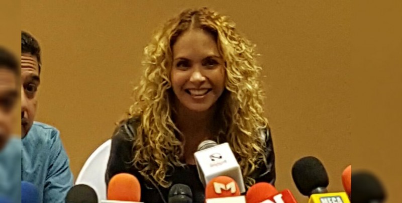 Lucero lista para cantar en celebración del Grito