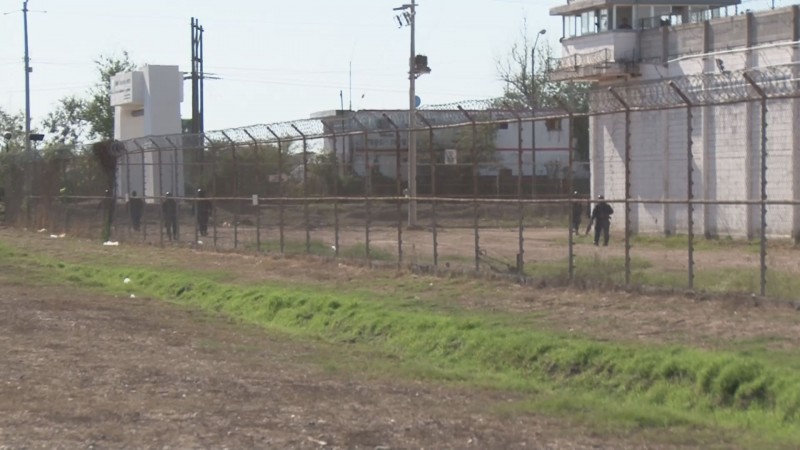 PGR vincula a proceso a 7 custodios por evasión de reos
