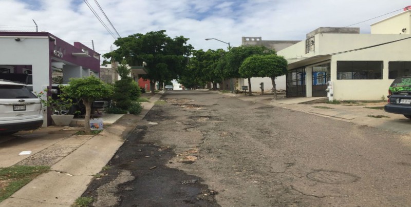 Siguen en malas condiciones las calles de Villa Bonita
