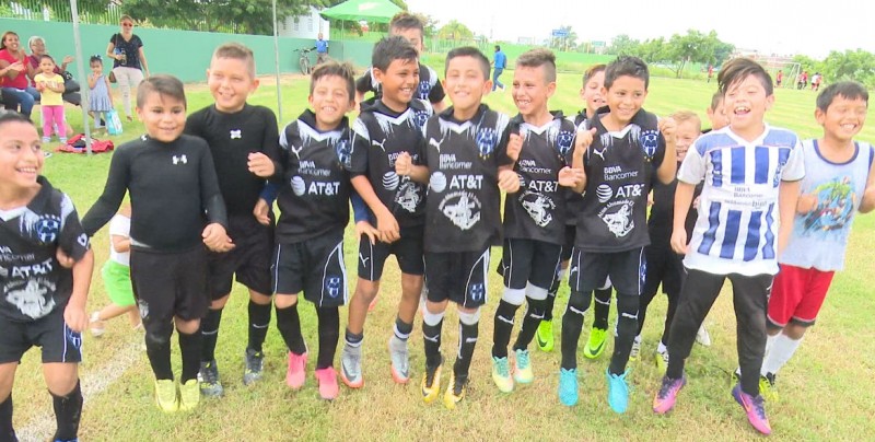 Gran ambiente en la copa TVP de futbol